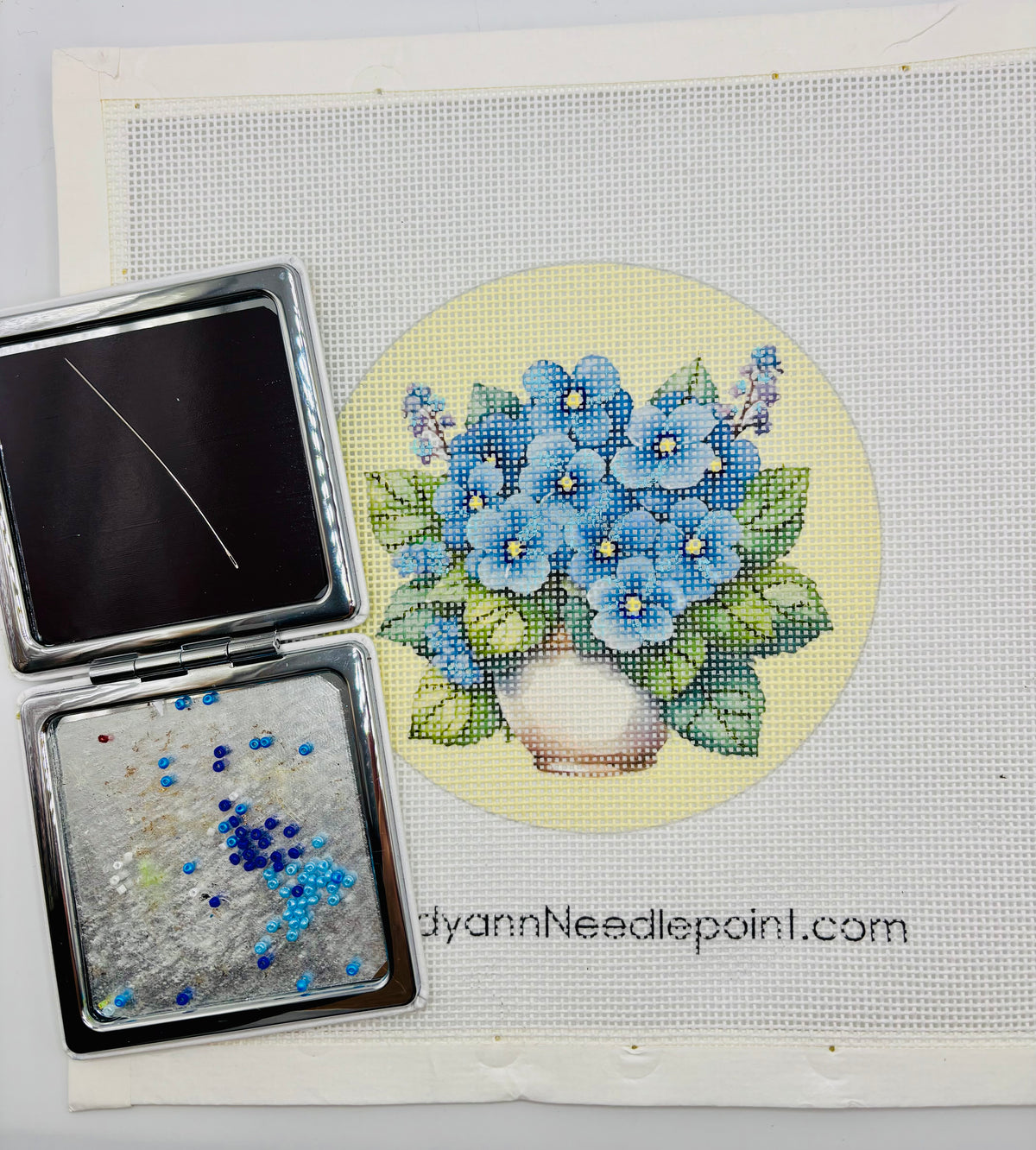 Adorable Wine Glasses Bead Case