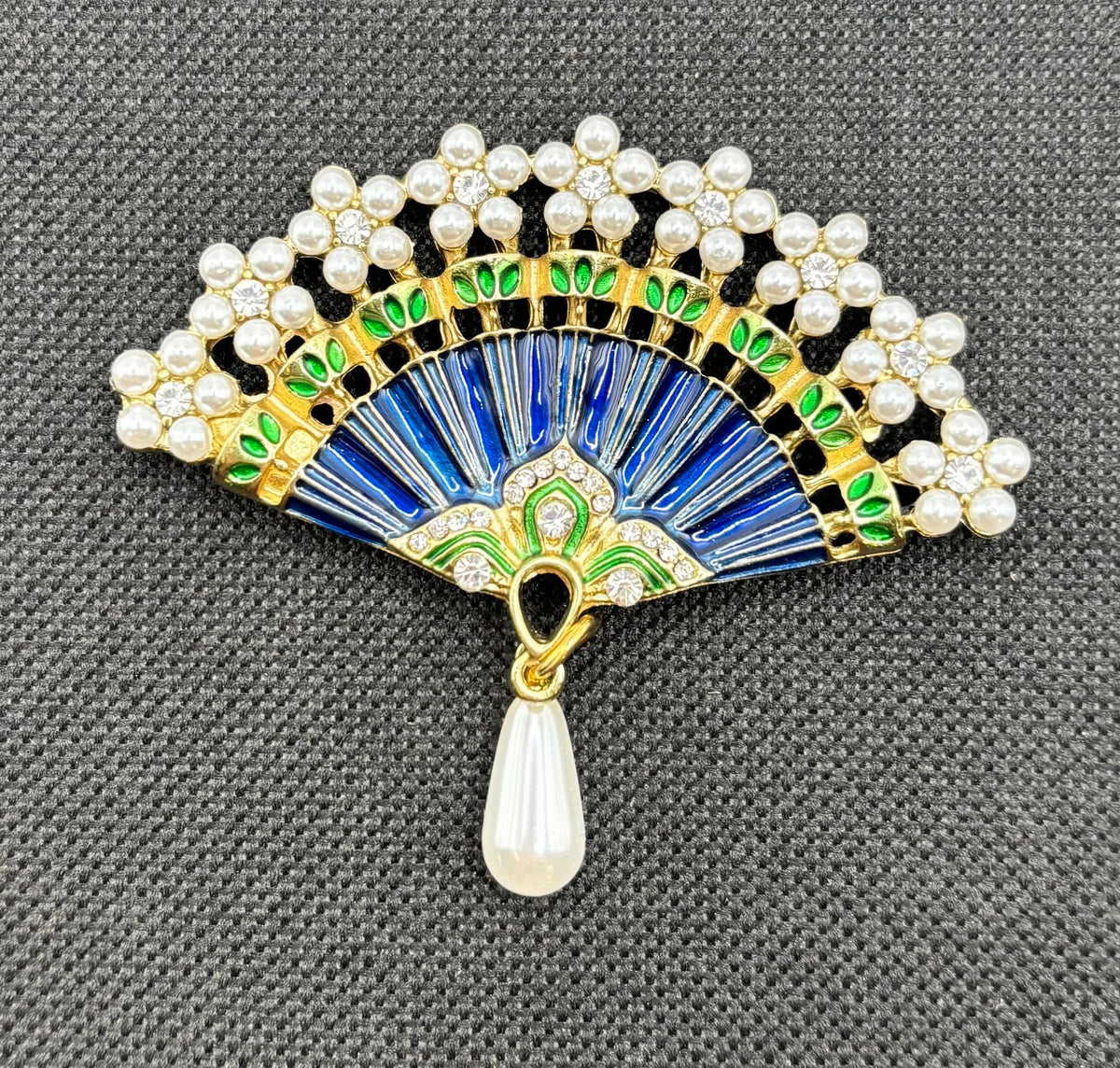Stunning Blue Green Pearl Flowers Fan Needle Minder — dark fabric