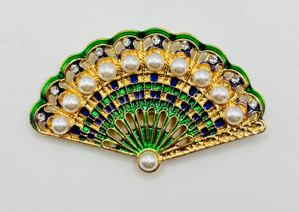 Lovely Green and Pearl Fan Needle Minder — white background