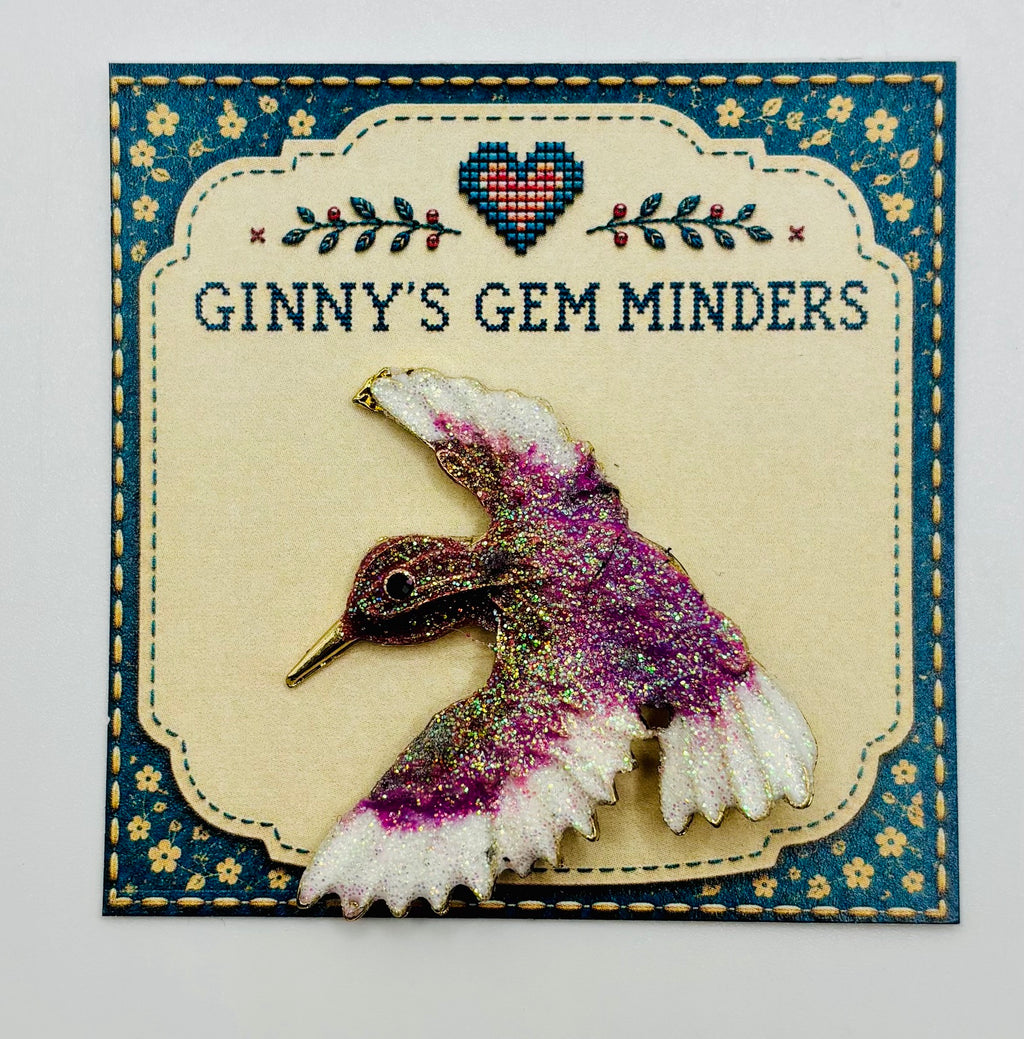 Lavender and white glittery hummingbird needle minder — display card