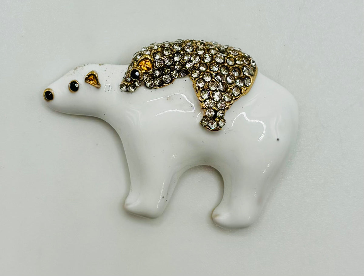 Momma and baby polar bear needle minder on white background