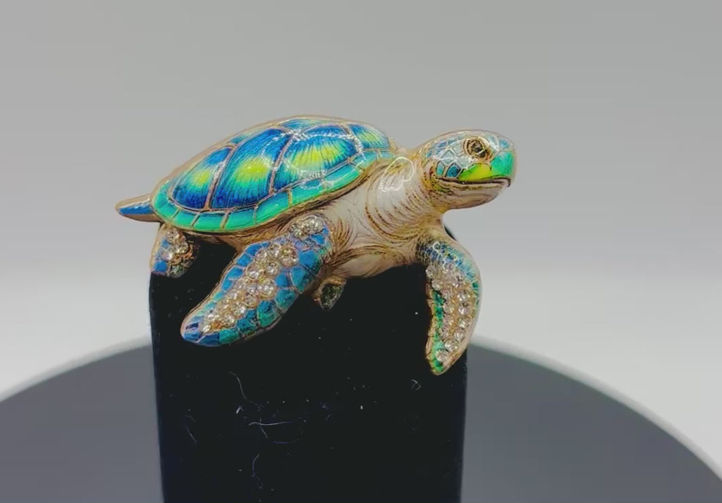 Gorgeous Enamel Crystal Green Sea Turtle Needle Minder