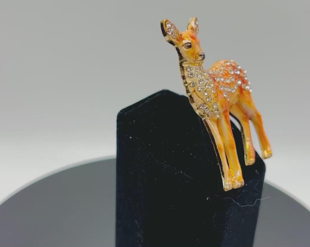 Jeweled Buck Deer Needle Minder