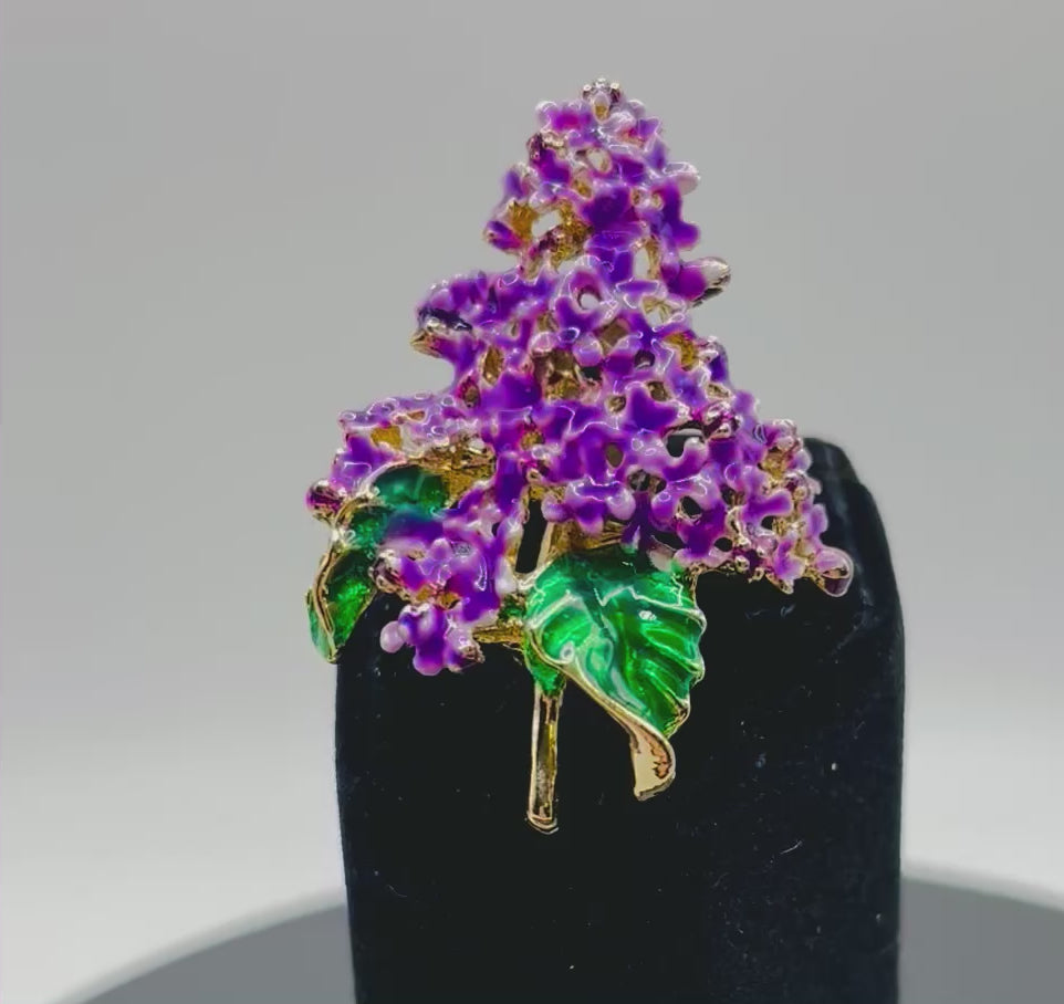Beautiful Enamel Lavender Lilac Needle Minder