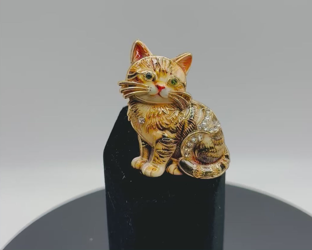 Adorable Brown Tabby Cat Kitty Needle Minder