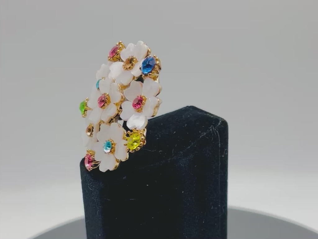 Lovely Crystal White Posey Needle Minder