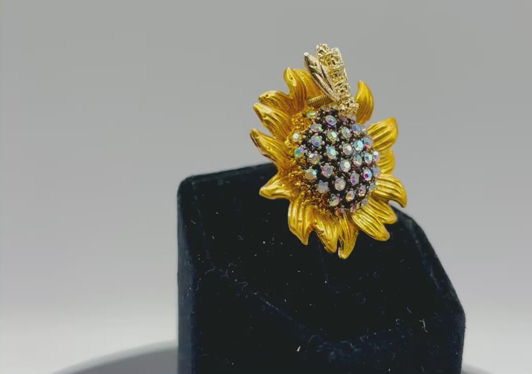 Cute Crystal Sunflower with Bee Needle Minder