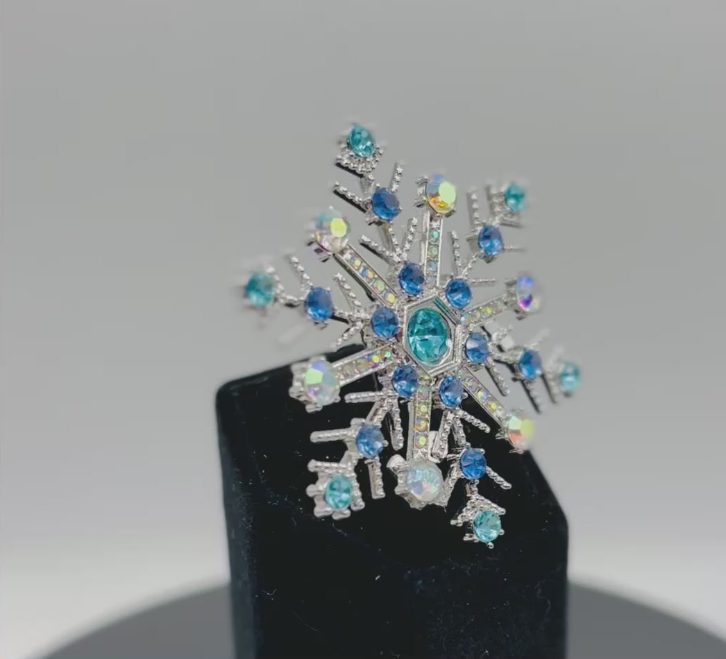 Stunning Blue Crystal Snowflake Needle Minder