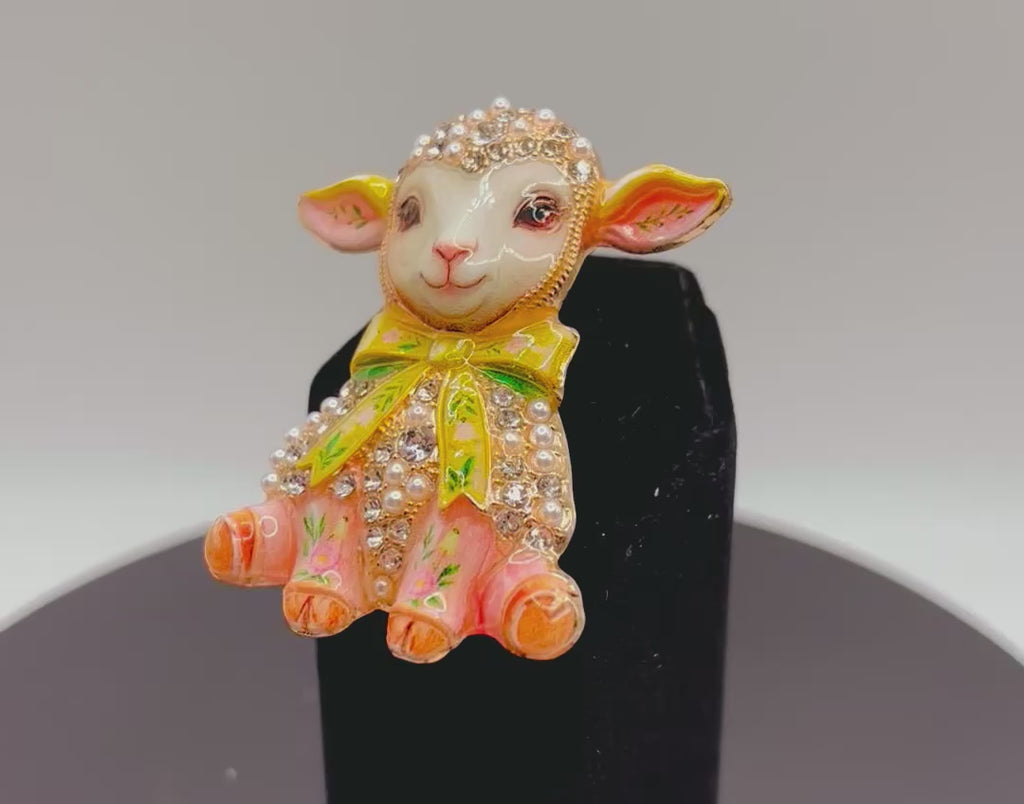 Adorable Pink Lamb Green Bow Needle Minder