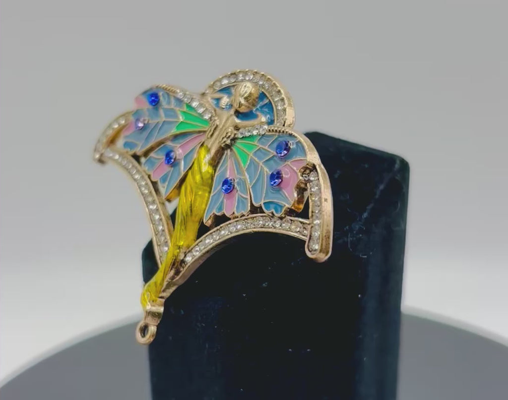 Unique Beautiful Art Nouveau Needle Minder