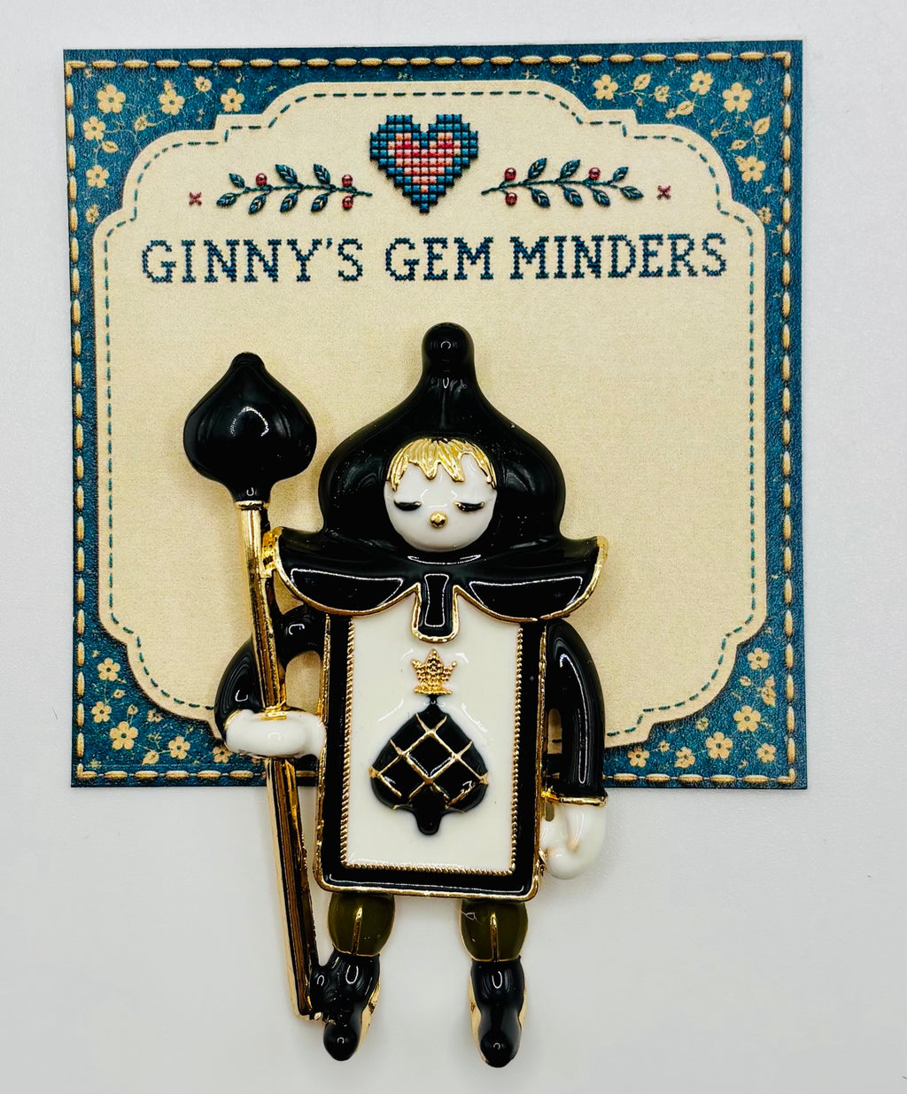 Lovely Queen of Spades Needle Minder — display card
