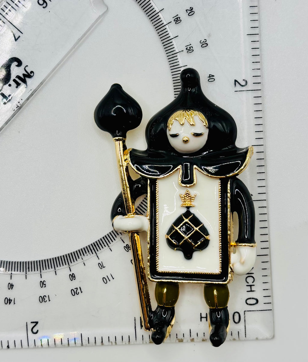 Lovely Queen of Spades Needle Minder — ruler