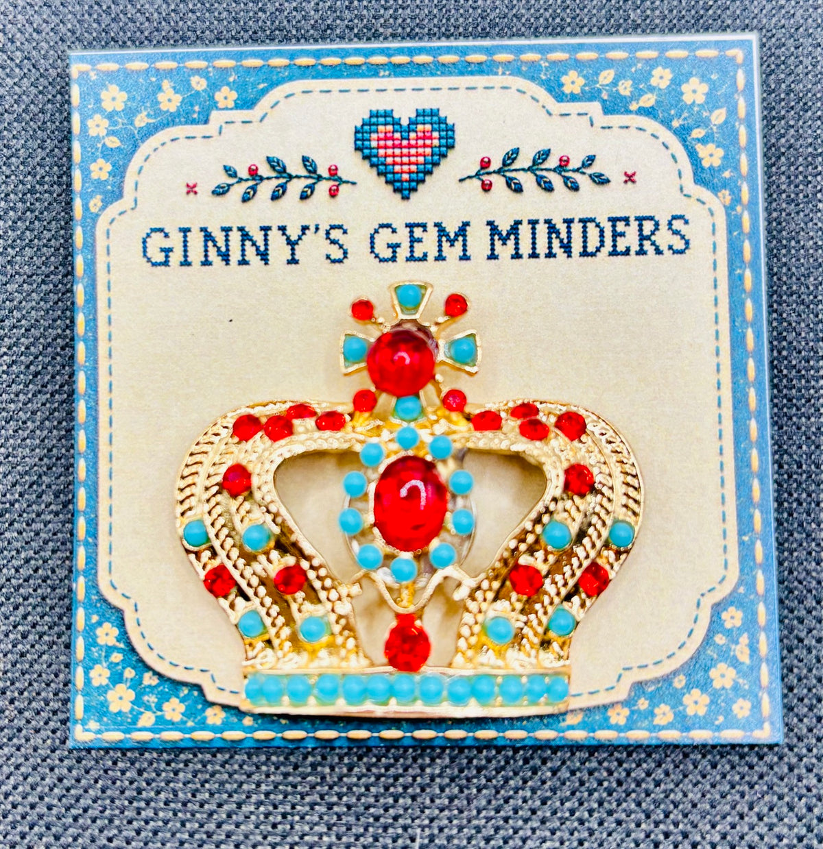 Beautiful Turquoise Bead Red Crystal Crown Needle Minder — display card